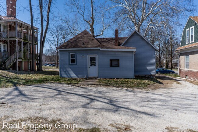Building Photo - 3 br, 1 bath House - 208 N College St