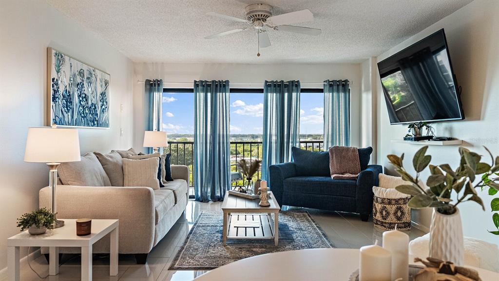 Foto principal - 3200 Cove Cay Dr