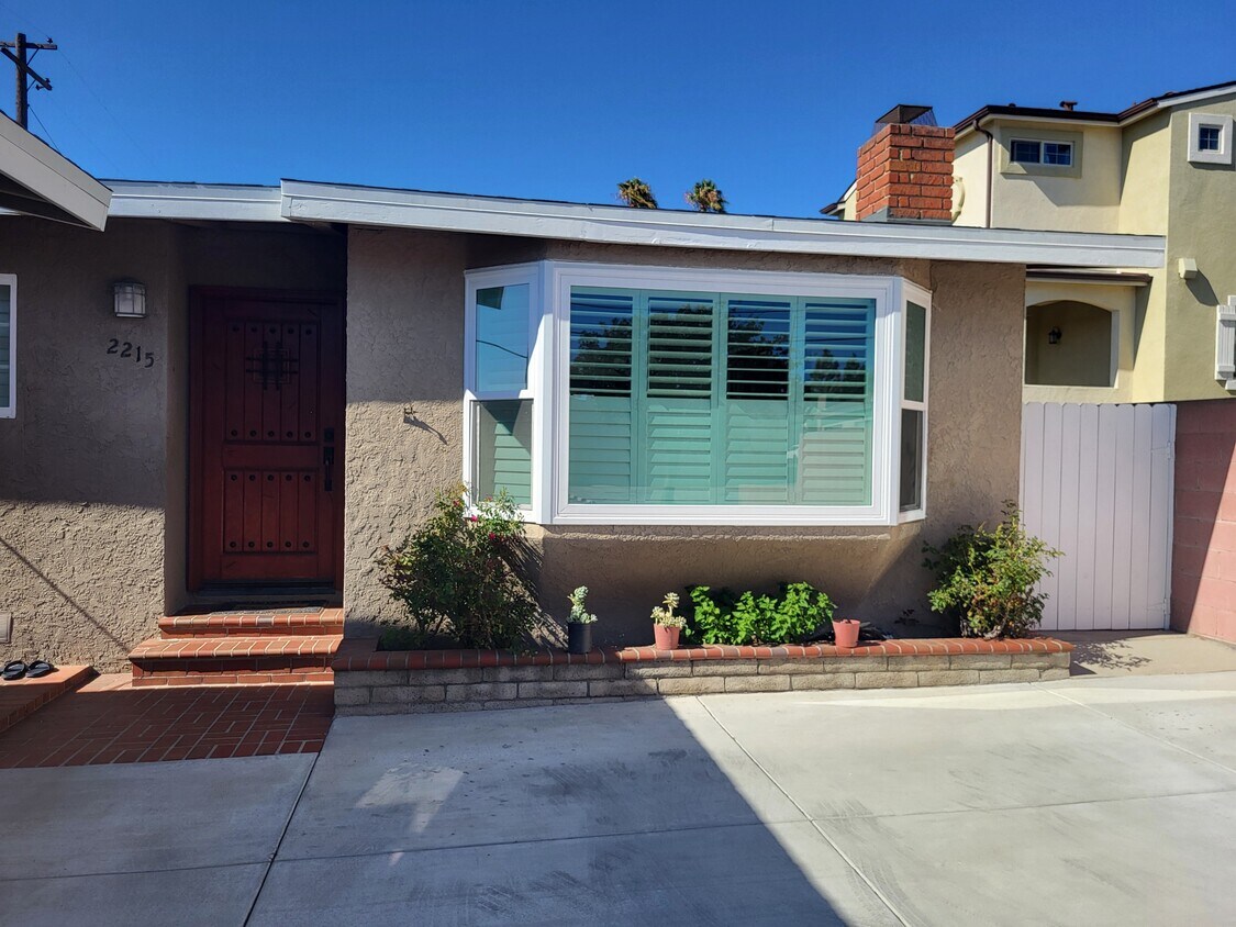 Foto principal - 2215 W 237th St