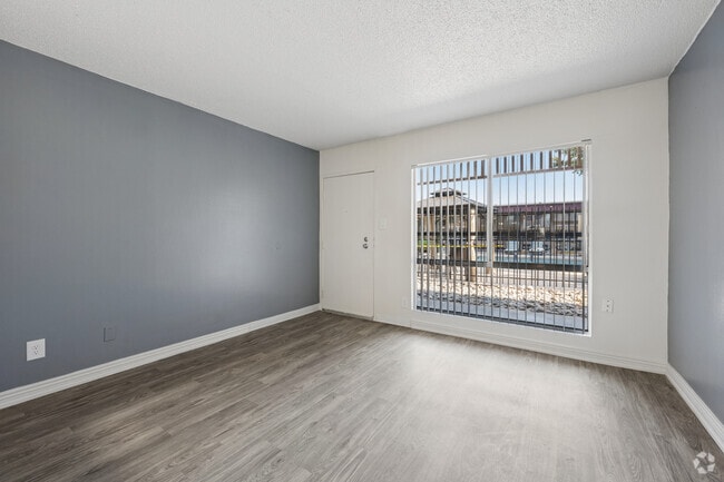 1BR, 1BA - 500SF - Living Room - Woodberry Heights