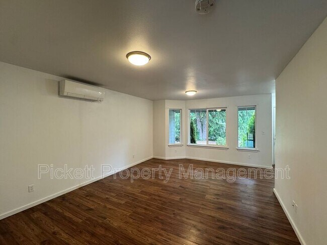Building Photo - 1218 Audrey Ave