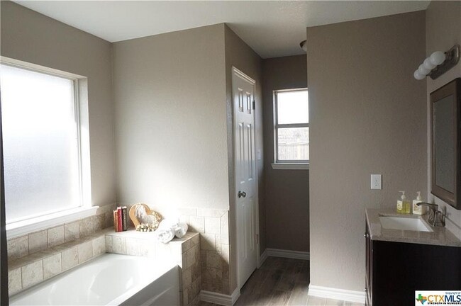 Foto del edificio - 3801 Oak Valley Dr