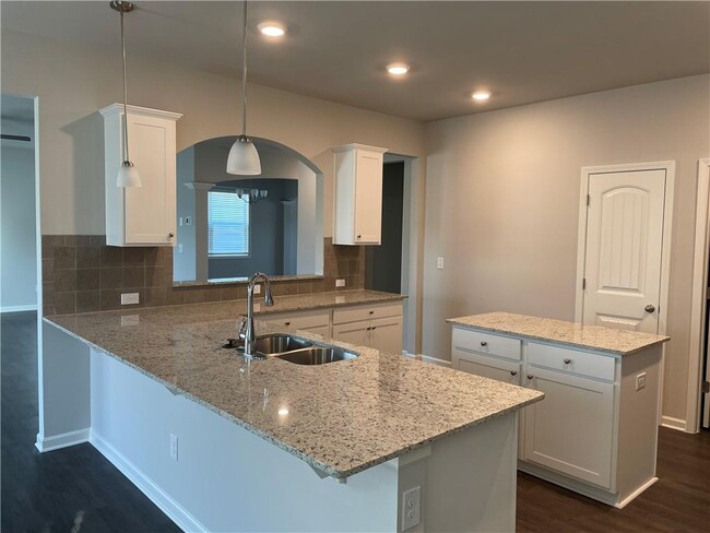 Building Photo - 51 Jocelyn Dr