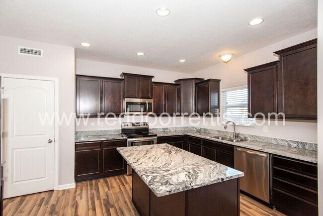 Building Photo - Coming Soon! Lovely 3 bedroom home on Kell...