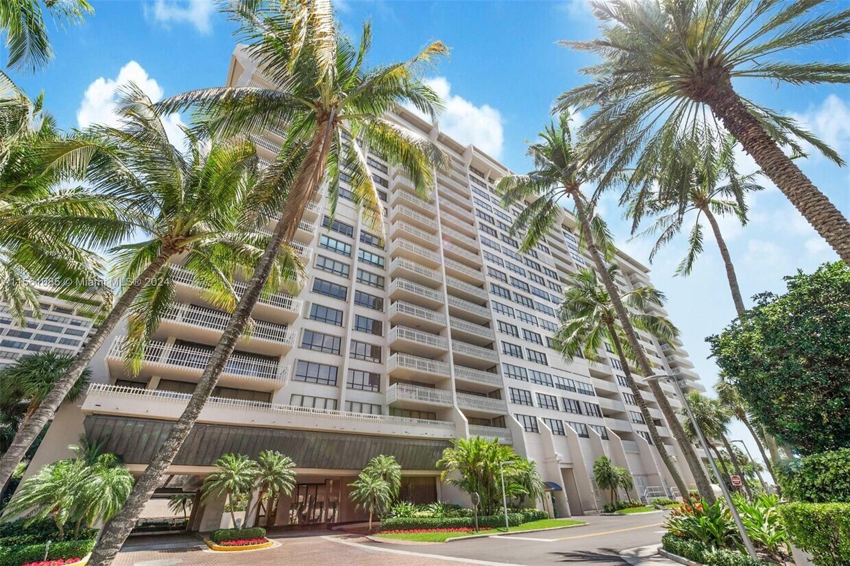 Foto principal - 1 Grove Isle Dr