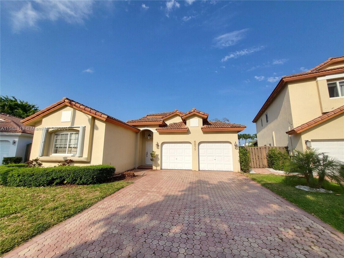 Primary Photo - 5877 NW 108th Pl