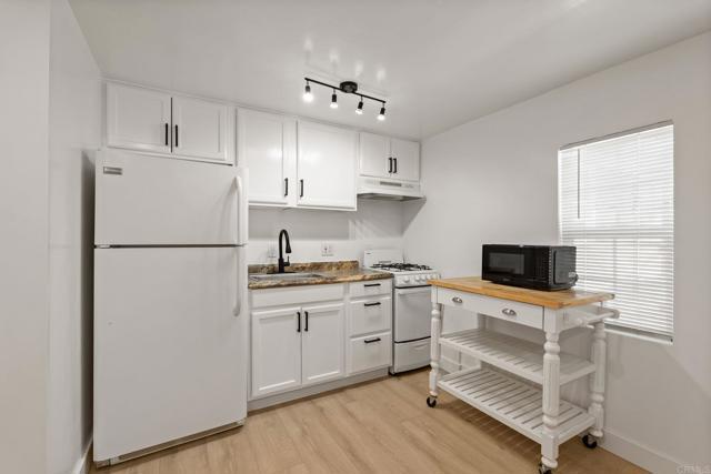 Building Photo - 207 Walnut Ave