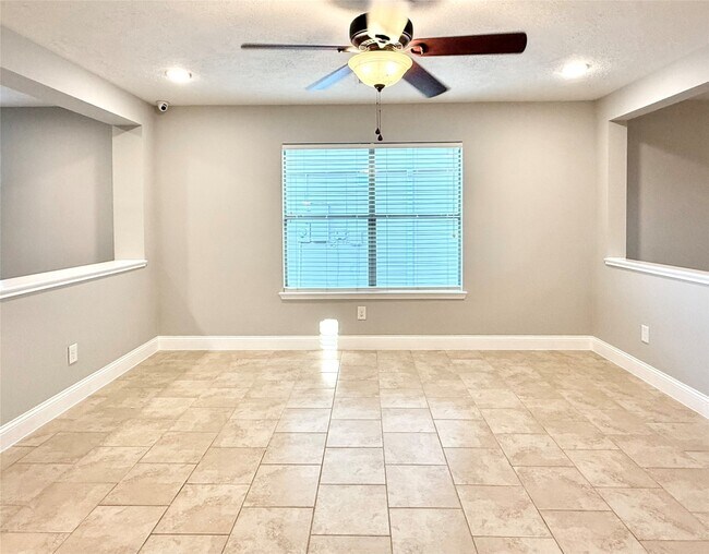 Foto del edificio - 16026 Arapaho Bend Ln