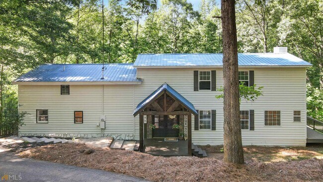 Building Photo - 586 Pine Trail