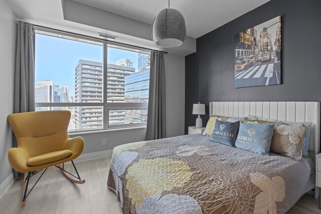 Building Photo - 150-4750 Yonge St