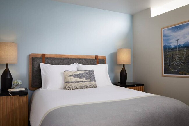 Building Photo - 1122 Madison St