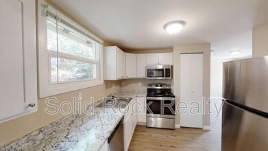 Building Photo - 2413 E St Vrain St