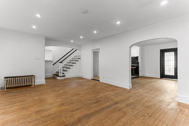 Building Photo - 4357 Fullerton Ave
