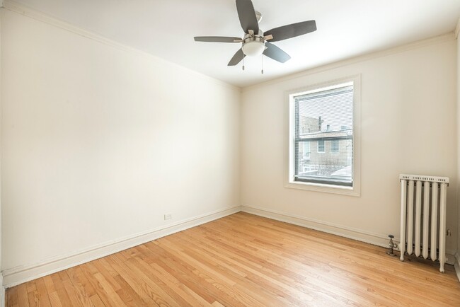 Foto del edificio - 1824 N Lincoln Park W