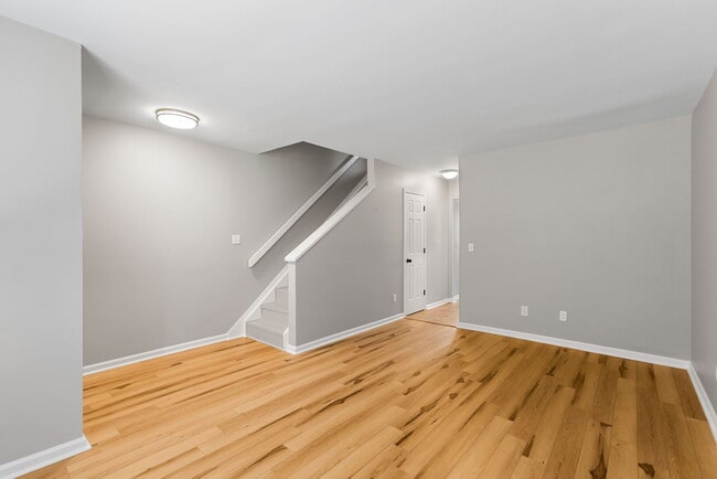 Building Photo - 1426 Camp Rd