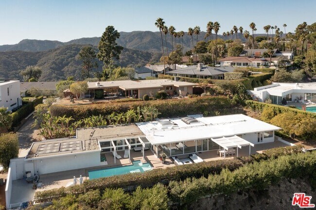Foto del edificio - 2170 Westridge Rd