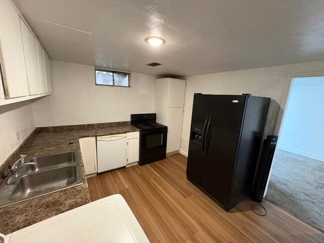 Building Photo - 1522 Hall Ave