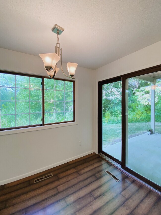 Foto del edificio - 11166 Westwind Dr