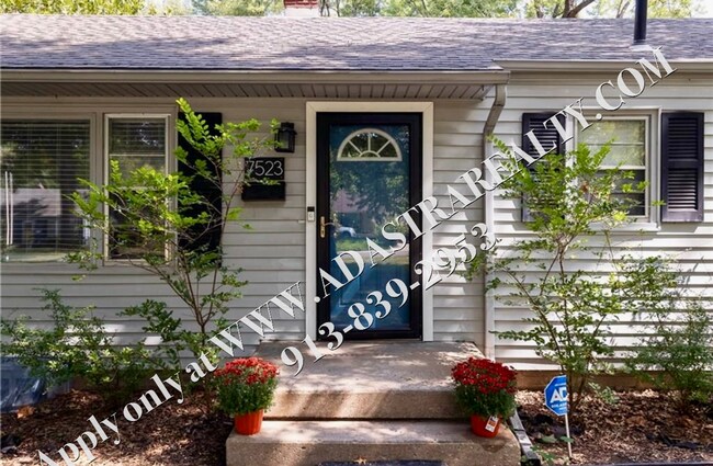 Foto del edificio - UPDATED 3 Bed 2 Bath Ranch in Overland Par...
