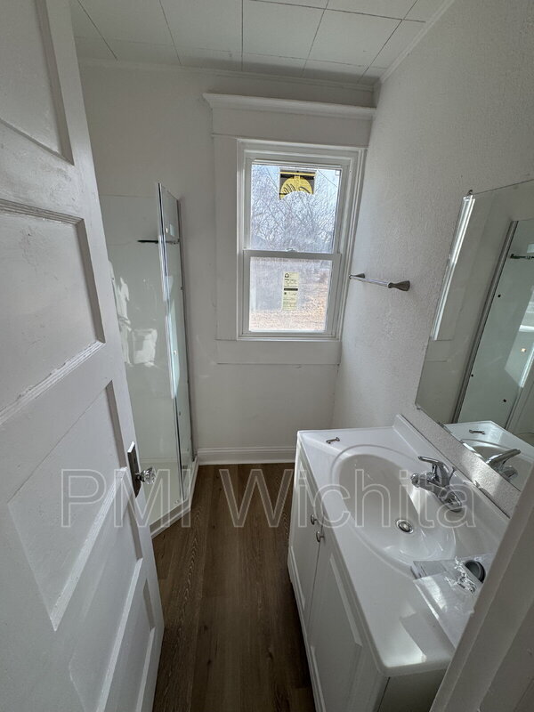 Foto del edificio - 258 S Poplar St