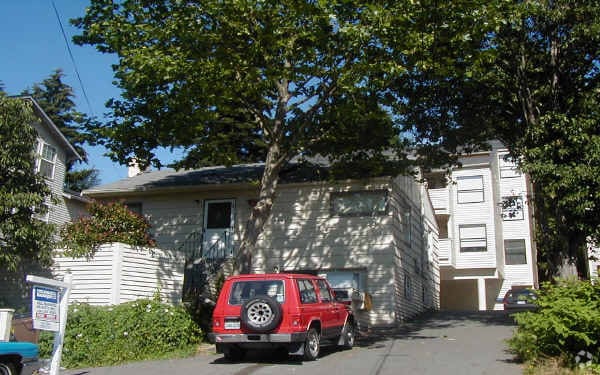 Primary Photo - Stone Avenue Apartments