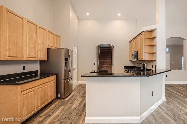 Building Photo - 4 br, 3 bath House - 2727 Villa Drive