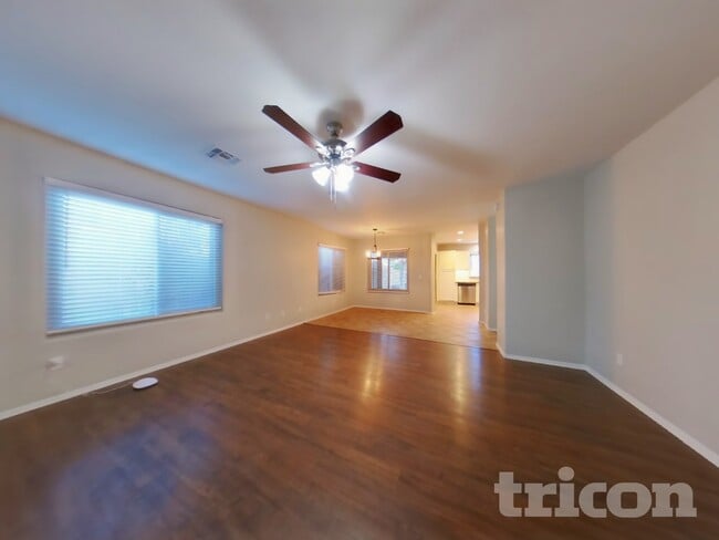 Foto del edificio - 43738 Elm Dr