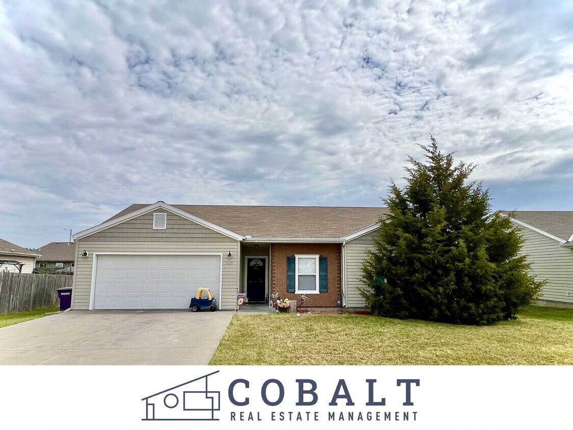 Foto principal - 3 Bedroom Home in Quiet Cul-de-sac!
