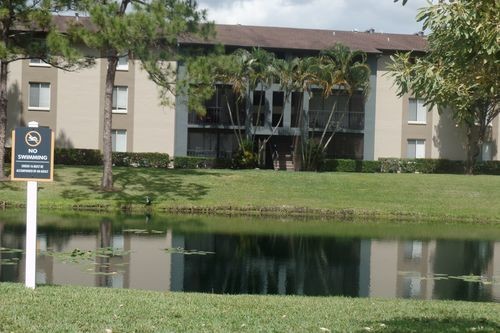 Foto del edificio - 222 Kingfisher Way