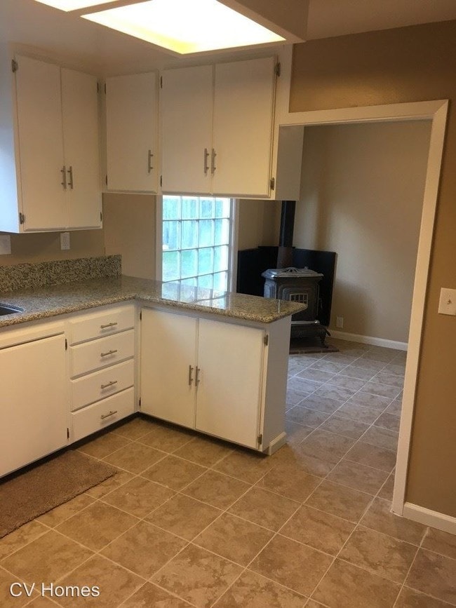 Building Photo - 3 br, 1 bath House - 2515 Fairfield St.