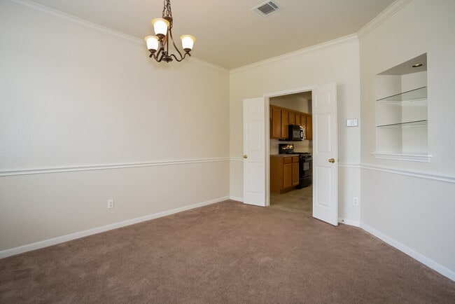 Foto del edificio - 7714 Danehill Dr
