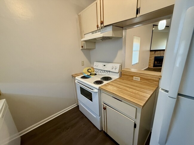 Building Photo - Cute 2BR/2BA Unit READY NOW!