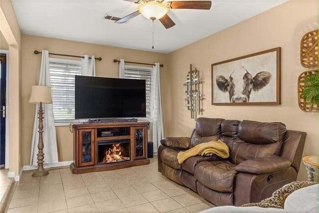Building Photo - 526 Bay Colony Dr
