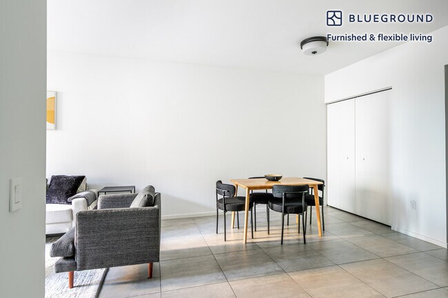 Building Photo - 230 NE 4th St