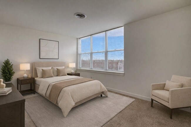 Building Photo - Latitude