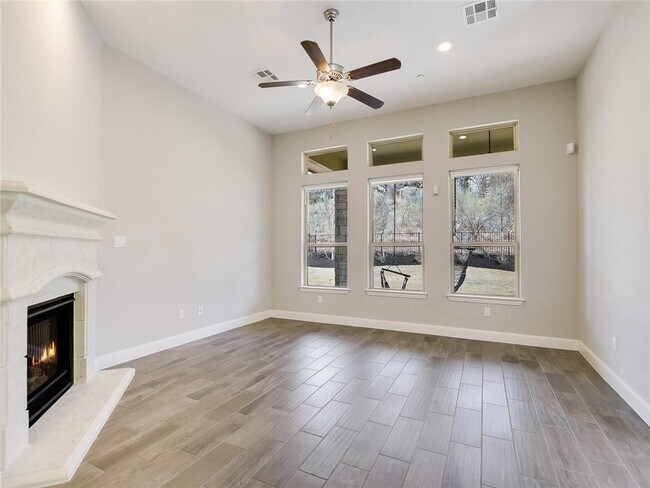Building Photo - 305 Maxwell Way