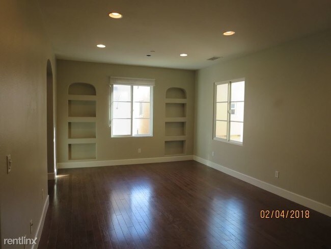Building Photo - 3 br, 3 bath House - 488 trident maple ter