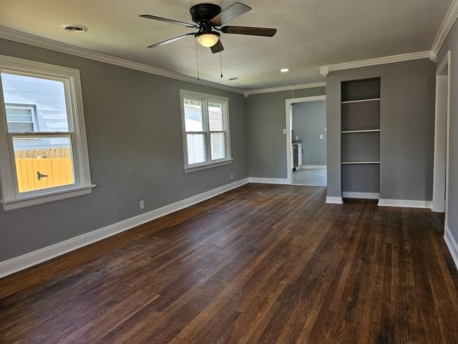 Building Photo - 132 N Beech Ave