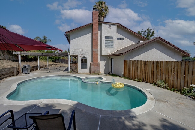 Pool - 25425 Mandarin Ct