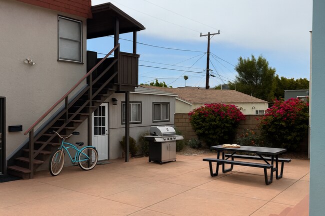 Garden Patio - 131 Montecito Ave