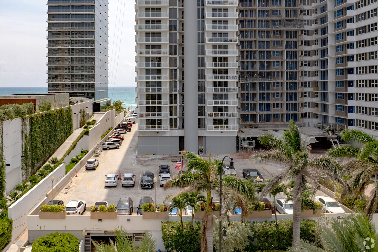 Aerial Photo - Parker Plaza Estates