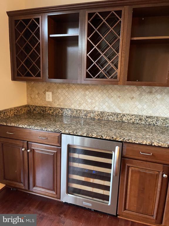 Building Photo - 1513 Regent Manor Ct