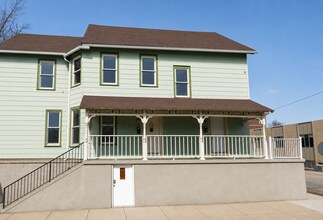 Building Photo - 718/720 Cincinnati Street