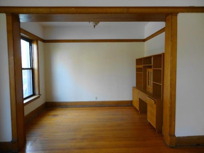 Building Photo - 5008 N Sheridan Rd