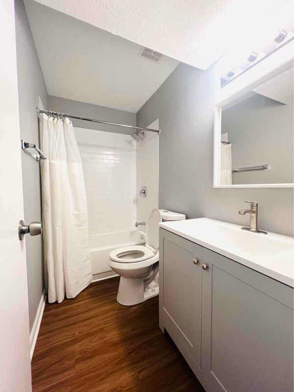 1758 Willoway Cir S, Columbus, OH 43220 Condo for Rent in Columbus, OH