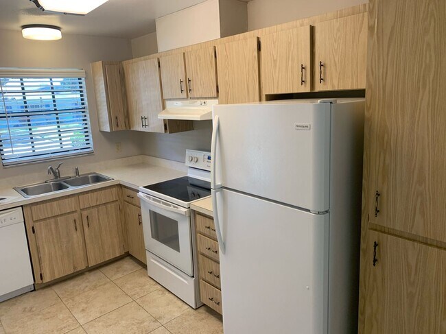 Foto del edificio - Eustis 2 Bed, 2 Bath Condo