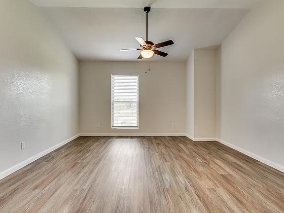 Foto del edificio - MOVE IN READY