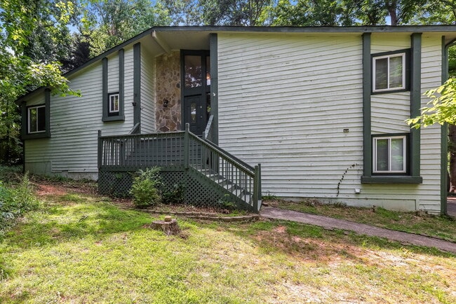 Foto del edificio - 6651 Windwood Cir