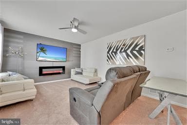 Building Photo - 235 Springwood Dr