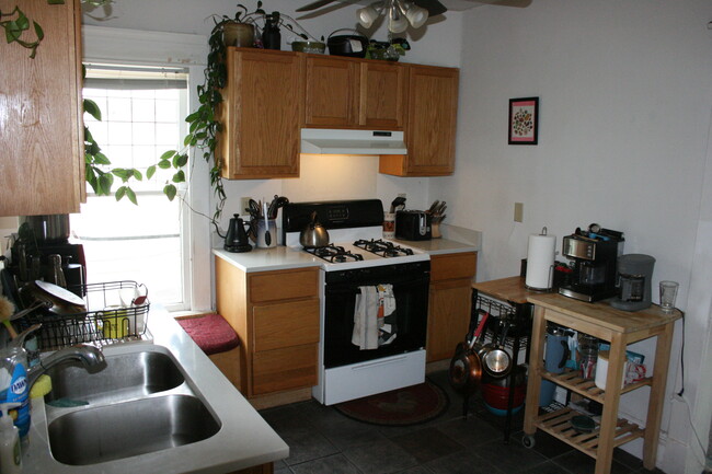 Kitchen - 801 4th St NE